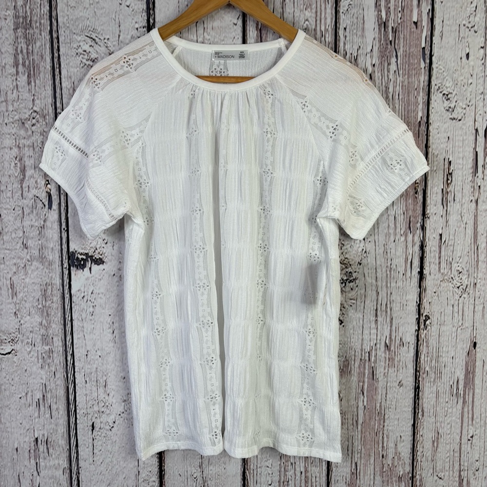 🏷️NWT NEW 89th & Madison Bleached White Short Sleeve Shirt Gauzy Floral Medium‎